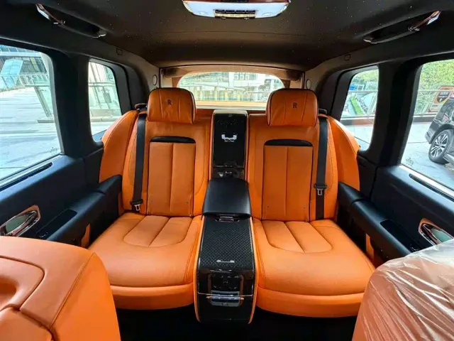 Rolls-Royce Cullinan — Фото автомобиля 18
