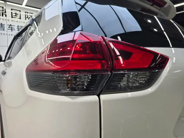 Nissan X-Trail — Фото автомобиля 7