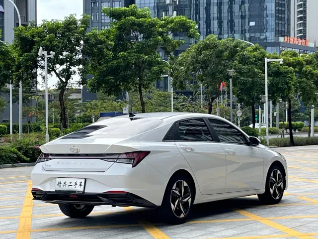Hyundai Elantra — Фото автомобиля 6