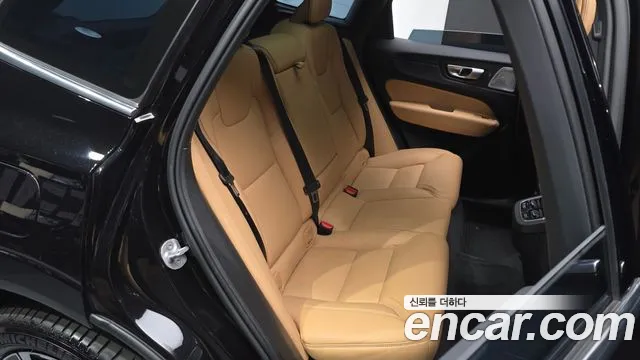 Volvo XC60 Generation 2 — Фото автомобиля 18