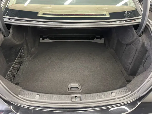 Mercedes-Benz E-Class — Фото автомобиля 17