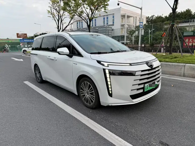 GAC Trumpchi E8 — Фото автомобиля 3