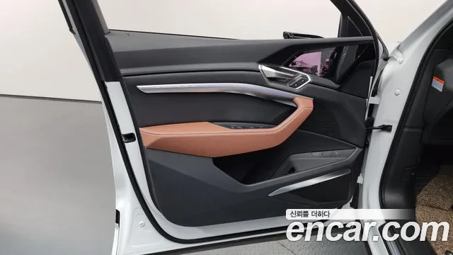 Audi Q8 e-tron GE — Фото автомобиля 24