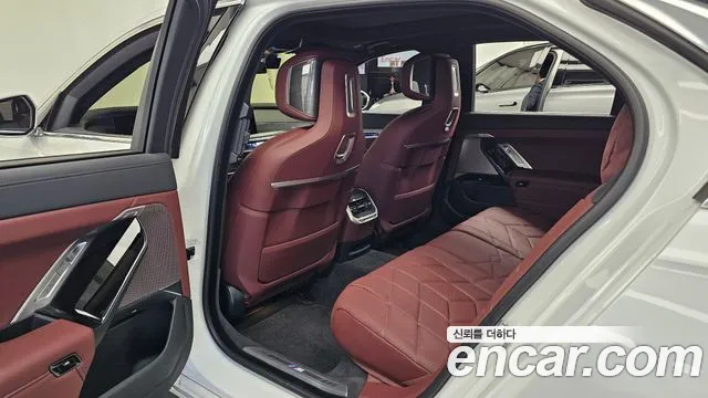 BMW 7 Series — Фото автомобиля 17