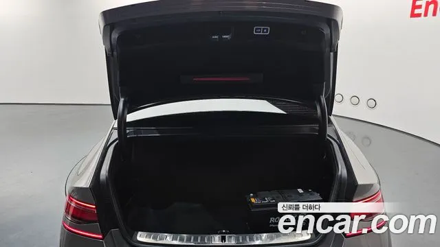 Genesis G90 Бензин 3.5 Turbo e-S/C AWD LWB — Фото автомобиля 8