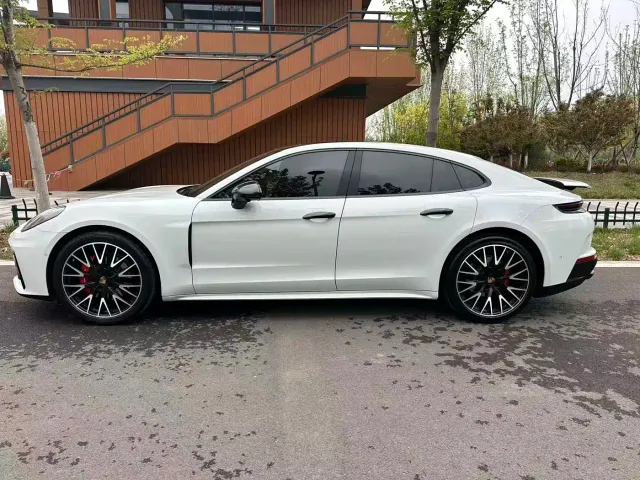 Porsche Panamera — Фото автомобиля 3