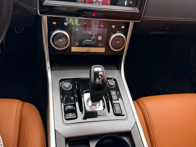 Jaguar XEL — Фото автомобиля 14