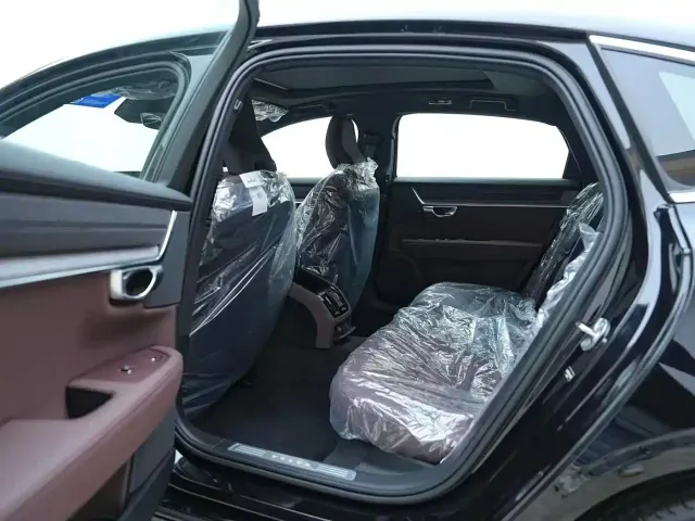 Volvo S90 — Фото автомобиля 9