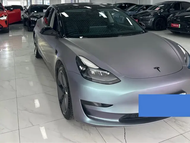 Фотография автомобиля — Tesla Model 3