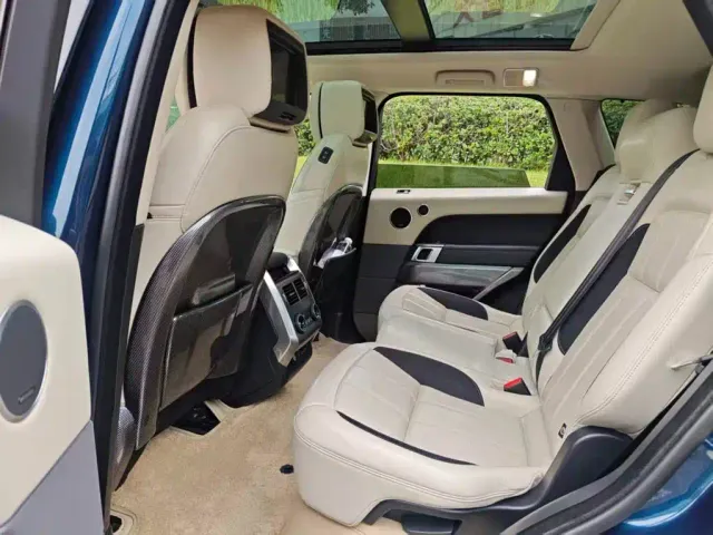 Land Rover Range Rover Sport — Фото автомобиля 11