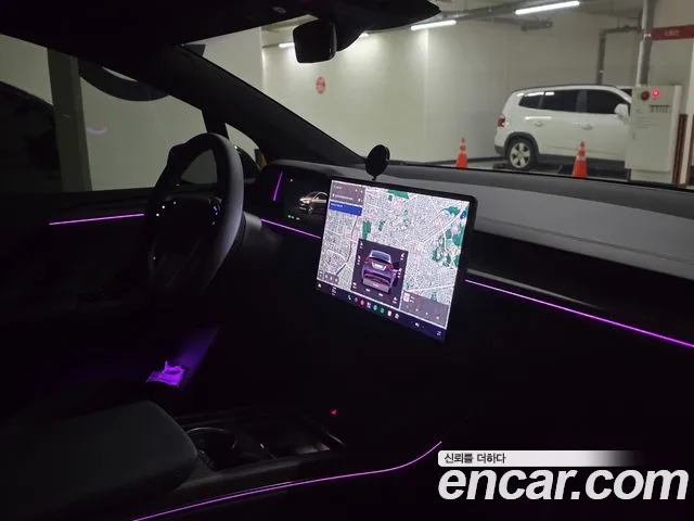 Tesla Model X — Фото автомобиля 10