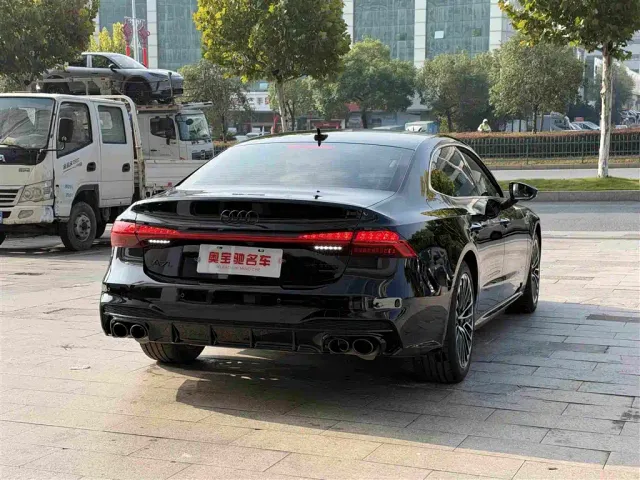 Audi A7L — Фото автомобиля 7