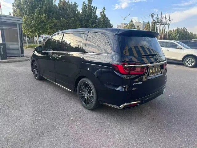 Honda Odyssey — Фото автомобиля 6