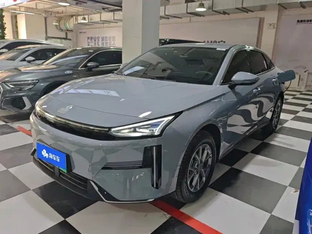 Фотография автомобиля — Geely Galaxy L6