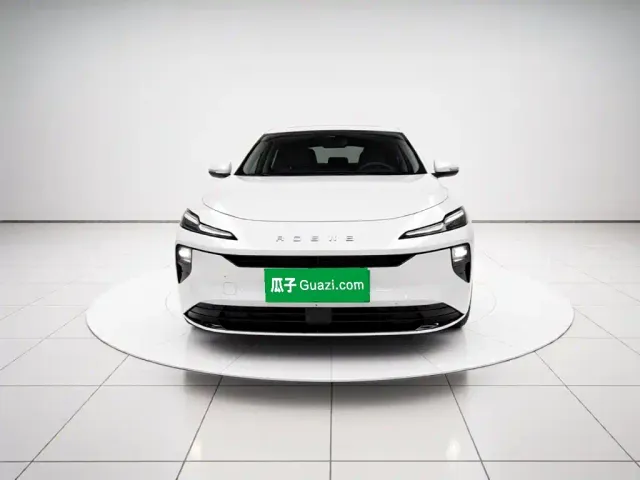 Roewe D6 — Фото автомобиля 2