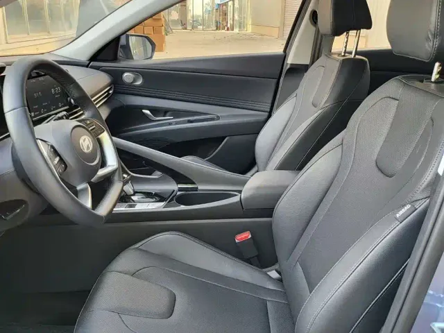 Hyundai Elantra — Фото автомобиля 17
