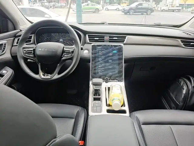 Roewe RX5 — Фото автомобиля 5
