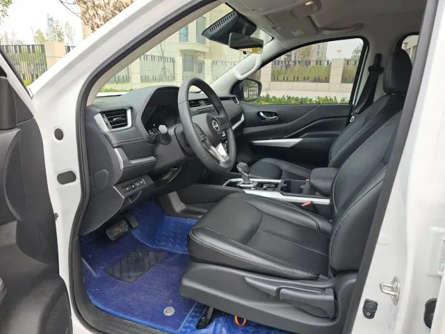 Nissan Navara — Фото автомобиля 11