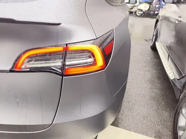 Tesla Model Y — Фото автомобиля 7