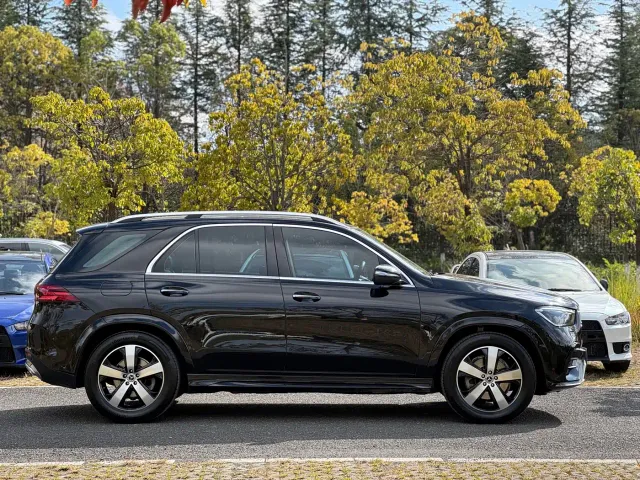 Mercedes-Benz GLE-Class — Фото автомобиля 3