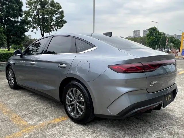 BYD Qin L — Фото автомобиля 6