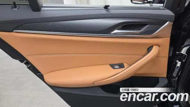 BMW 5 Series G30 — Фото автомобиля 14