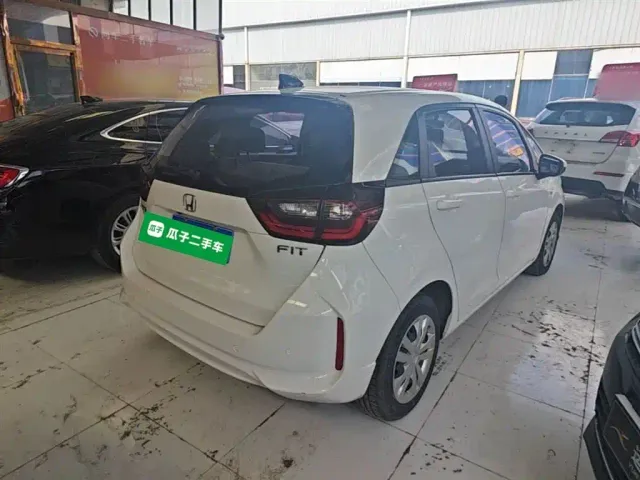 Honda Fit — Фото автомобиля 6