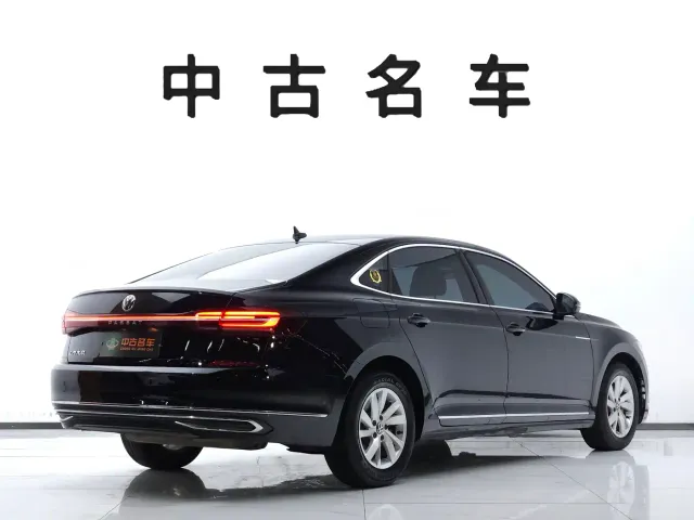 Volkswagen Passat — Фото автомобиля 4