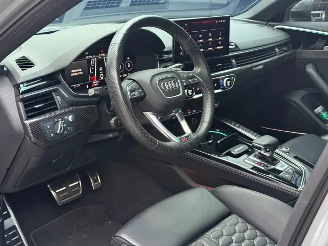 Audi RS 4 — Фото автомобиля 4