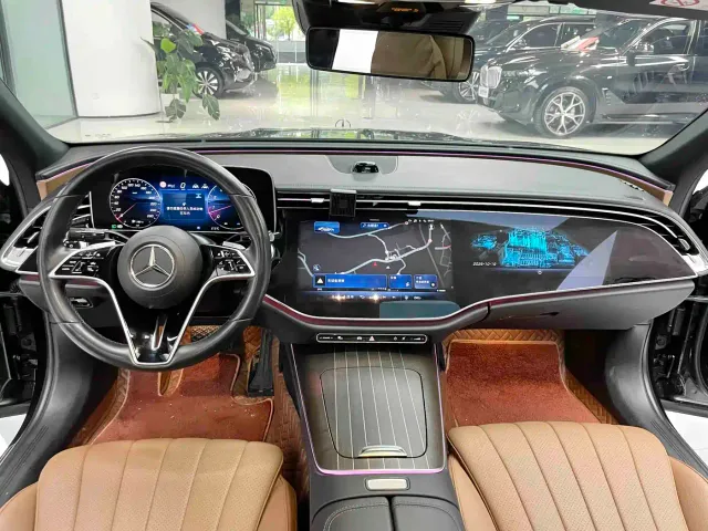 Mercedes-Benz E-Class — Фото автомобиля 4