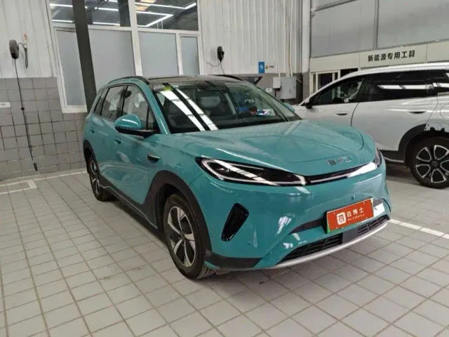 BYD Sealion 05 EV — Фото автомобиля 2