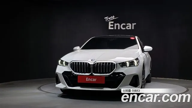 BMW 5 Series G60 — Фото автомобиля 3