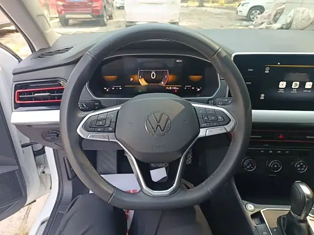 Volkswagen Lavida — Фото автомобиля 10