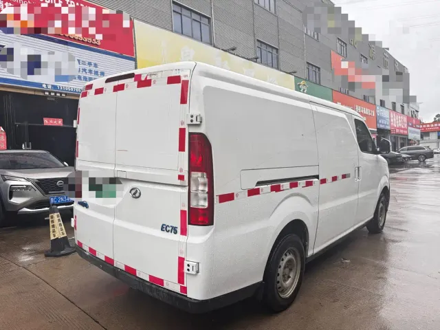 Ruichi New Energy EC75 — Фото автомобиля 4