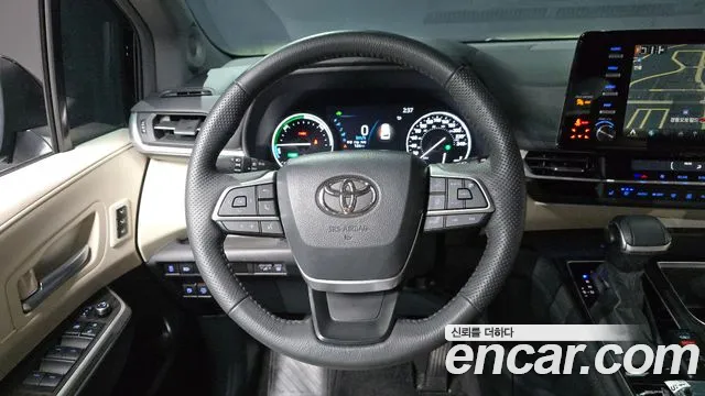 Toyota Sienna — Фото автомобиля 13