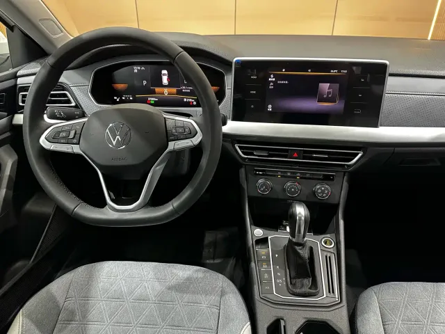 Volkswagen Lavida — Фото автомобиля 8