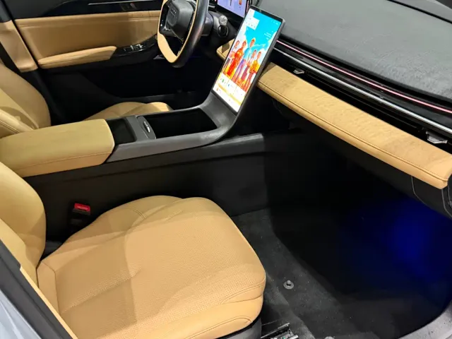 Geely Galaxy L6 — Фото автомобиля 15