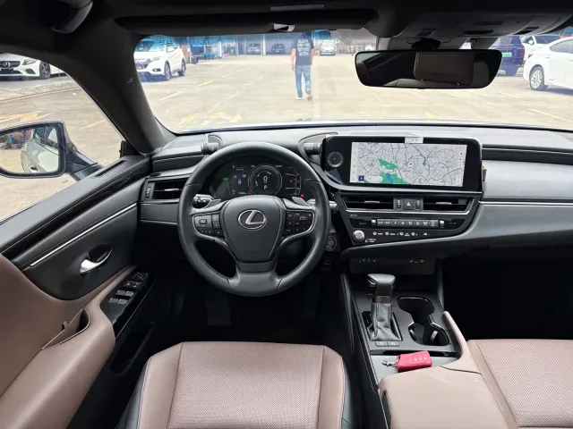 Lexus ES — Фото автомобиля 7