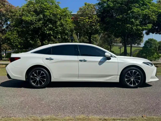 Toyota Avalon — Фото автомобиля 7