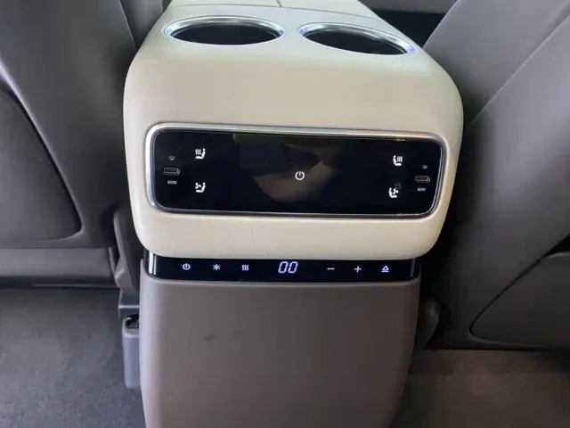 Li Auto MEGA — Фото автомобиля 27