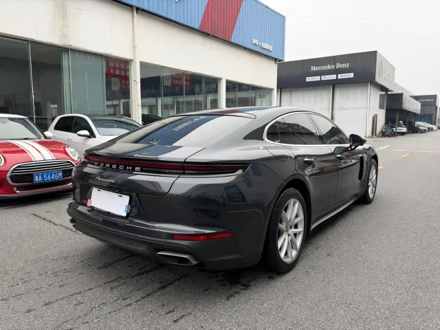 Porsche Panamera — Фото автомобиля 10