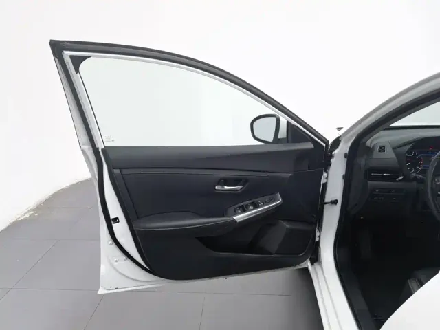 Nissan Sylphy 2023 1.6L CVT Deluxe Edition — Фото автомобиля 8