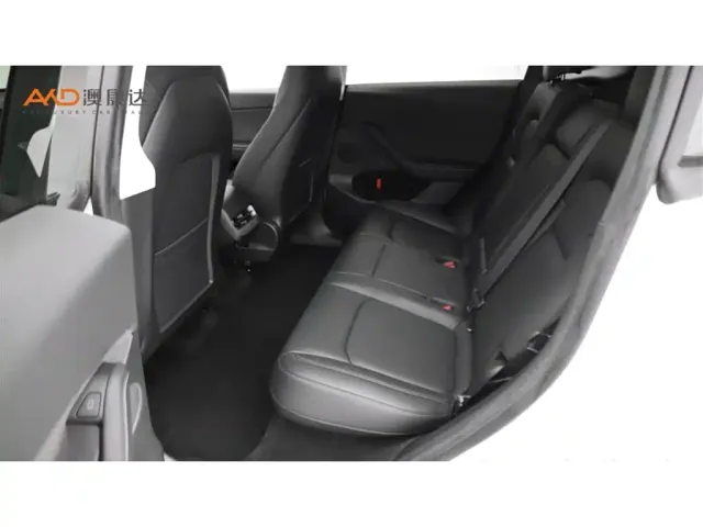 Tesla Model Y — Фото автомобиля 7