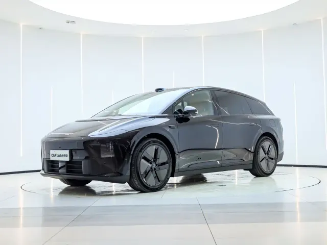 Li Auto i6 — Фото автомобиля 9