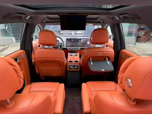 Li Auto L9 — Фото автомобиля 9