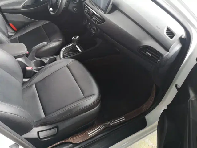 Hyundai Elantra — Фото автомобиля 24