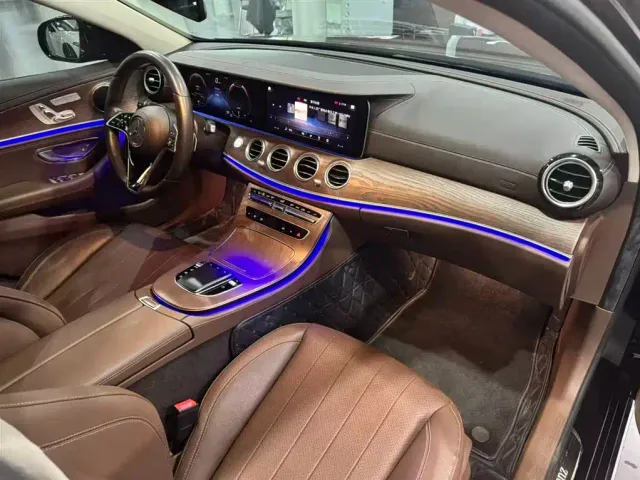 Mercedes-Benz E-Class — Фото автомобиля 19