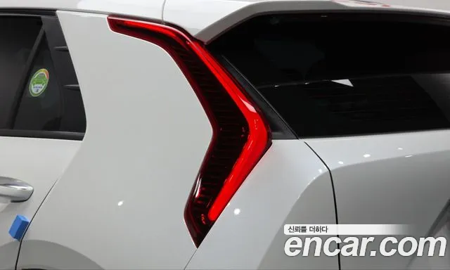 Kia Niro — Фото автомобиля 8