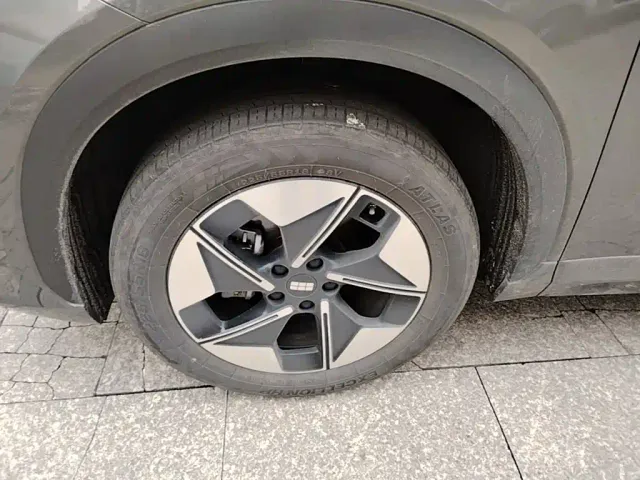 Geely Galaxy E5 — Фото автомобиля 22