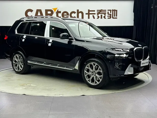 BMW X7 — Фото автомобиля 4
